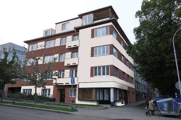 Návrh rekonstrukce fasády - varianta 1 - přední pohled