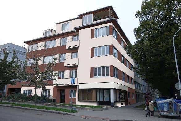 Návrh rekonstrukce fasády - varianta 1 - přední pohled