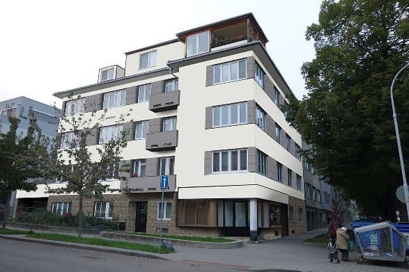 Návrh rekonstrukce fasády - varianta 4 - přední pohled