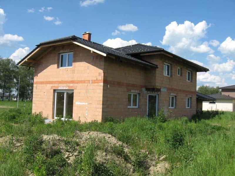 Rodinný dům před návrhem fasády - zadní pohled